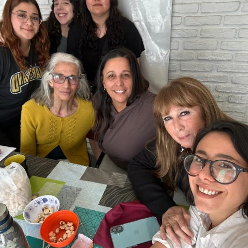 Encuentro de equipo para pensar nuevas propuestas en el Barrio 3